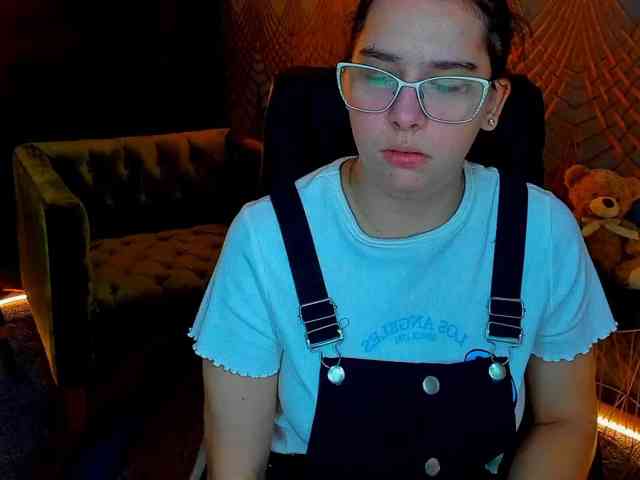 Livia-Shy webcam