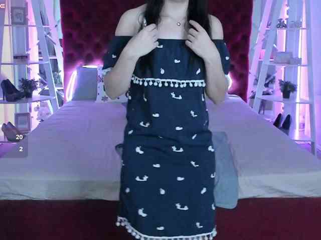 Model: Livia-Shy
