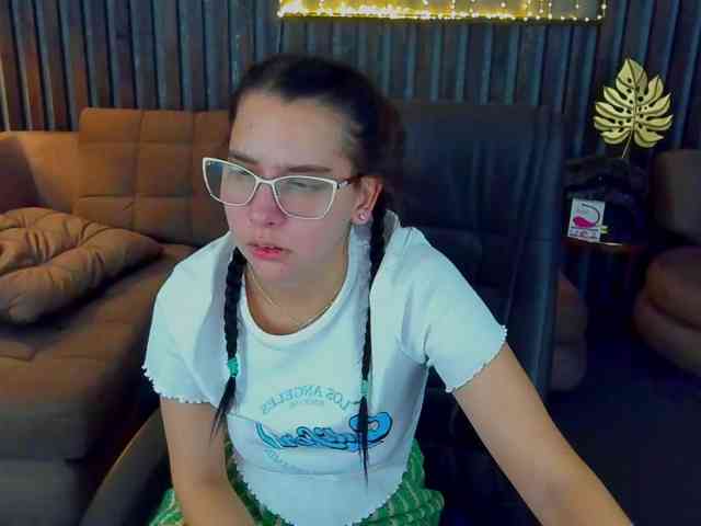 Livia-Shy webcam