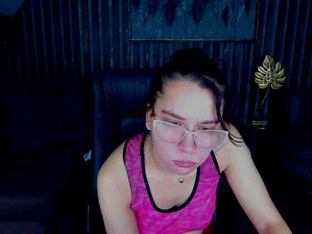 Livia-Shy webcam