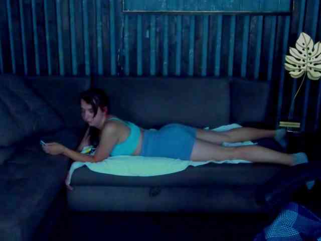 Livia-Shy webcam