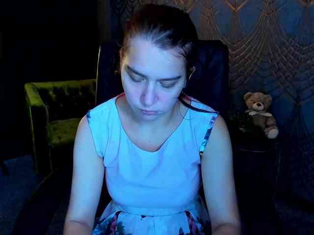 livia-shy's live room