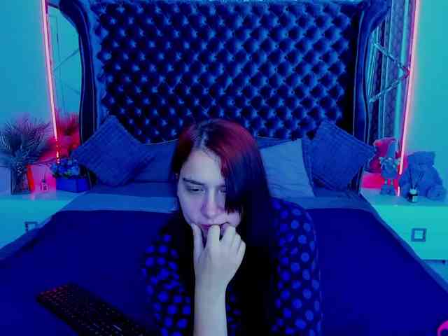Livia-Shy webcam