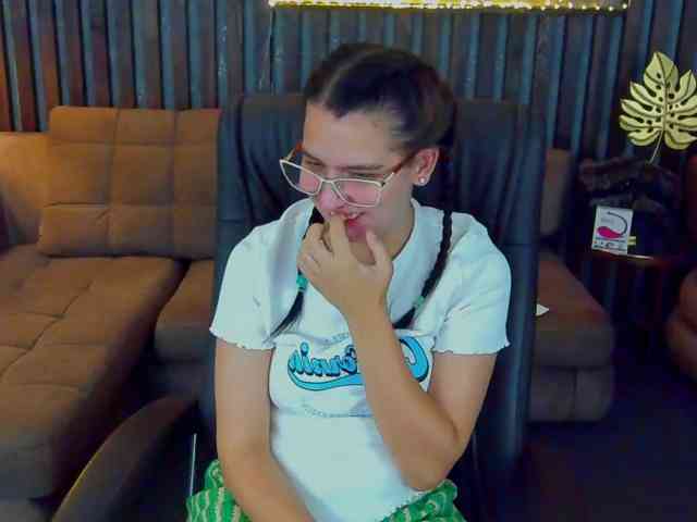 Livia-Shy webcam