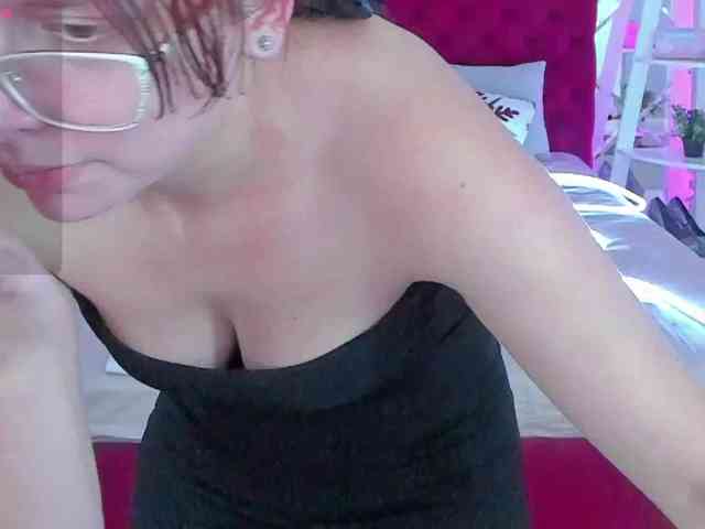 Livia-Shy webcam