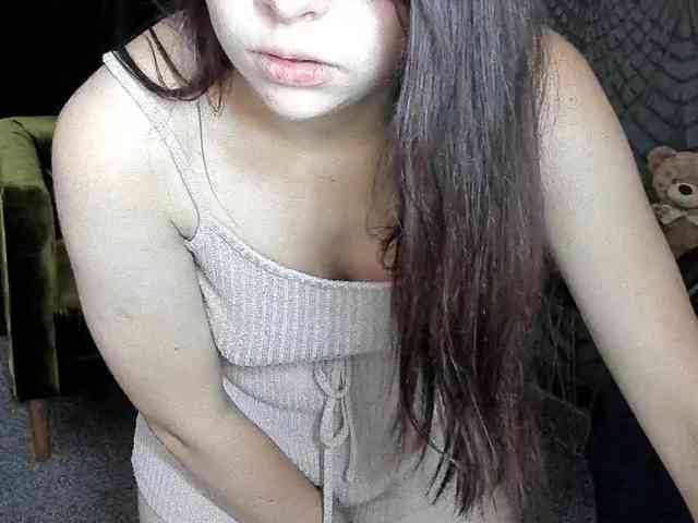 Livia-Shy webcam