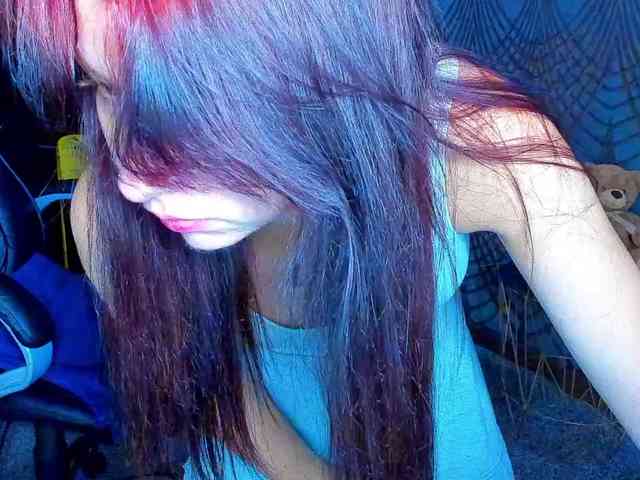 Livia-Shy webcam