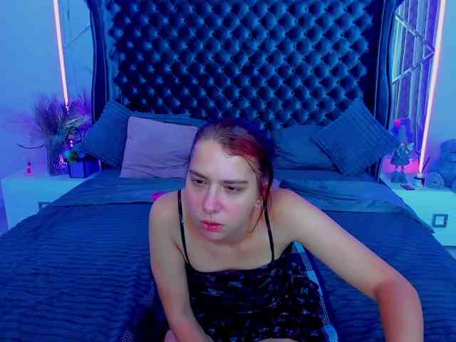 Livia-Shy webcam