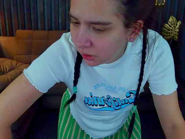 Livia-Shy webcam