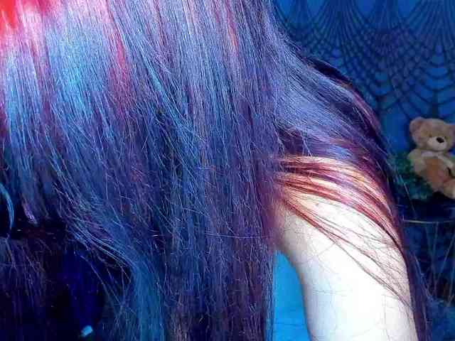 Livia-Shy webcam