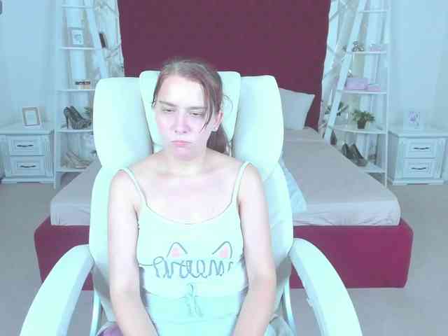 Livia-Shy webcam