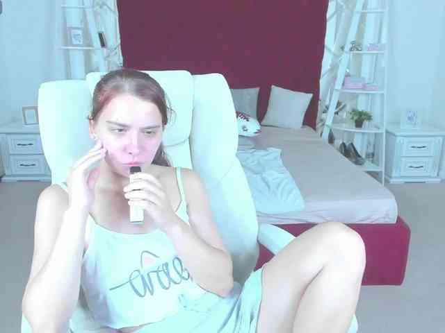 Livia-Shy webcam