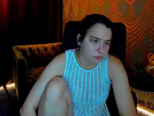 Livia-Shy webcam