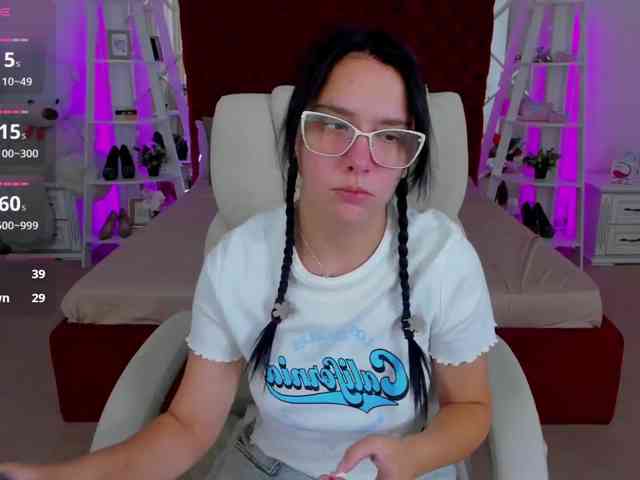 Livia-Shy webcam