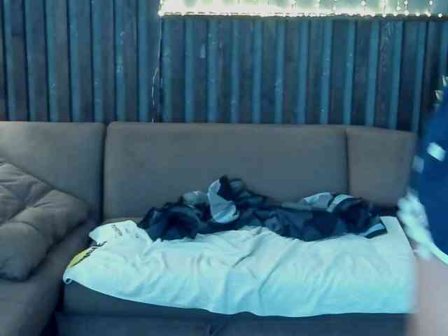 Livia-Shy webcam