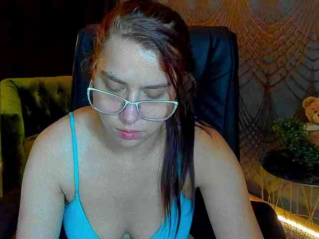 Livia-Shy webcam