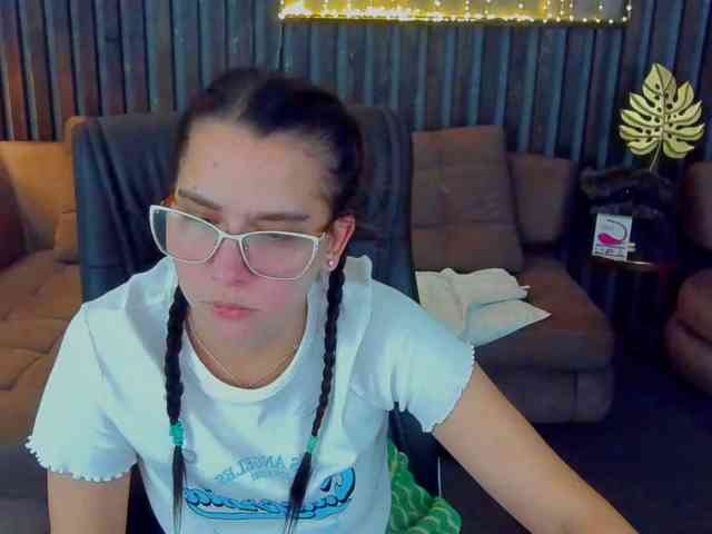 Livia-Shy webcam