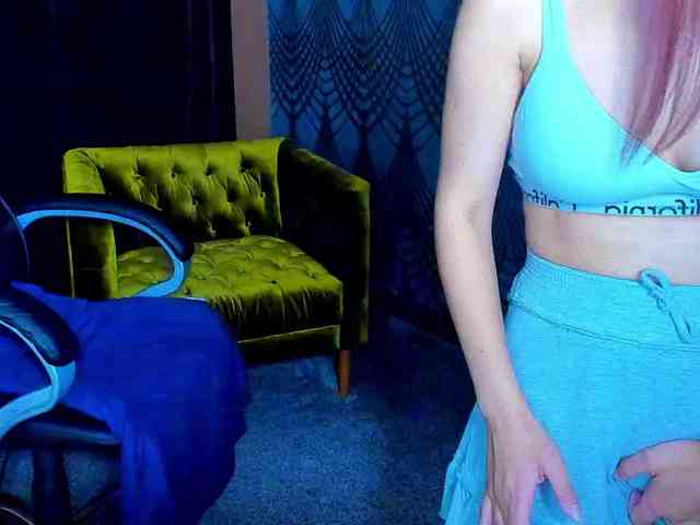 Livia-Shy webcam