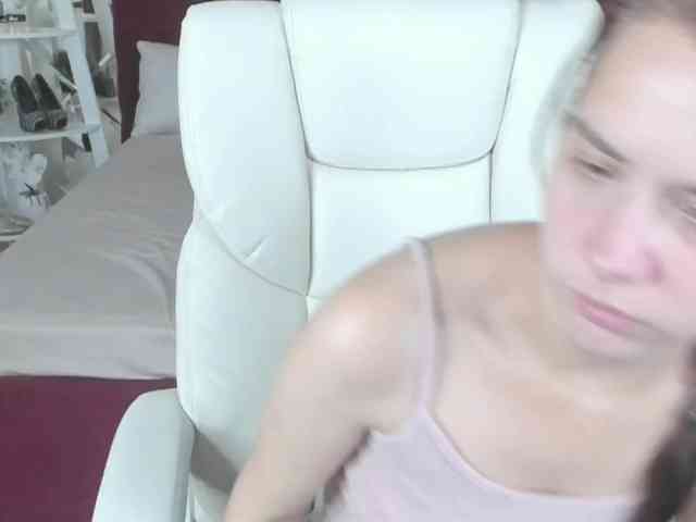 Livia-Shy webcam