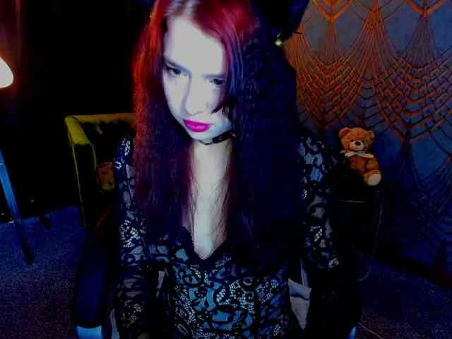 Livia-shy's cam show statistics and live stream
