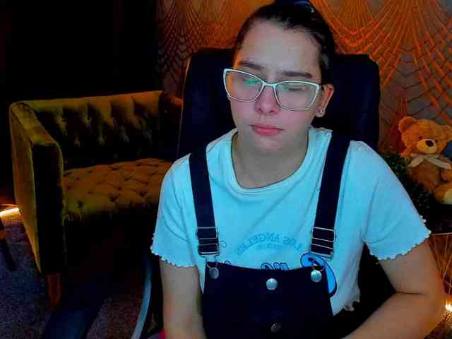 Livia-Shy webcam