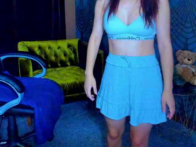 Livia-Shy webcam