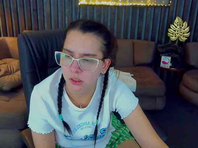Livia-Shy webcam