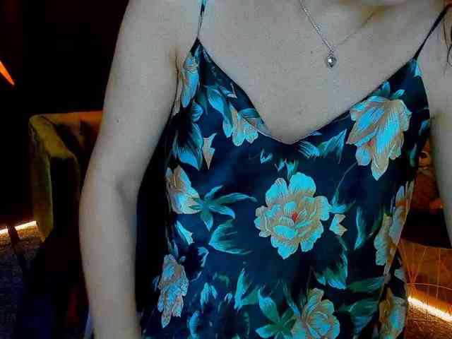 Livia-Shy webcam