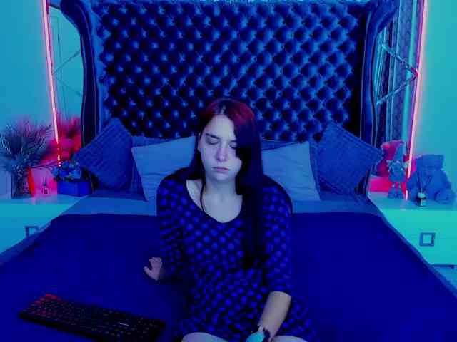Livia-Shy webcam