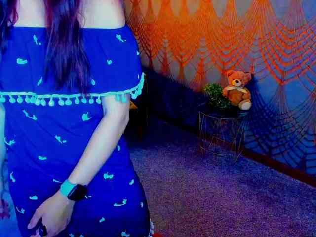 Livia-Shy webcam