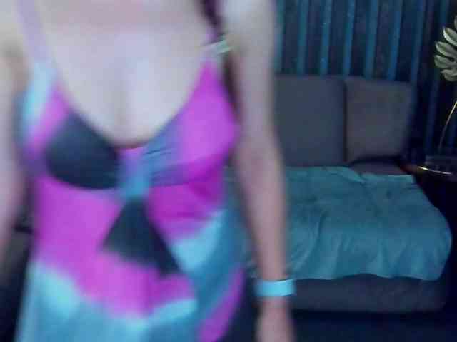 Livia-Shy webcam