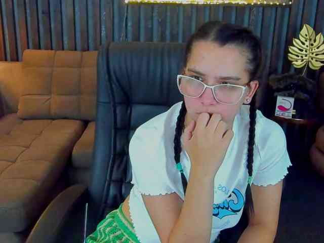 Livia-Shy webcam