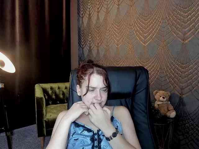 Livia-Shy webcam