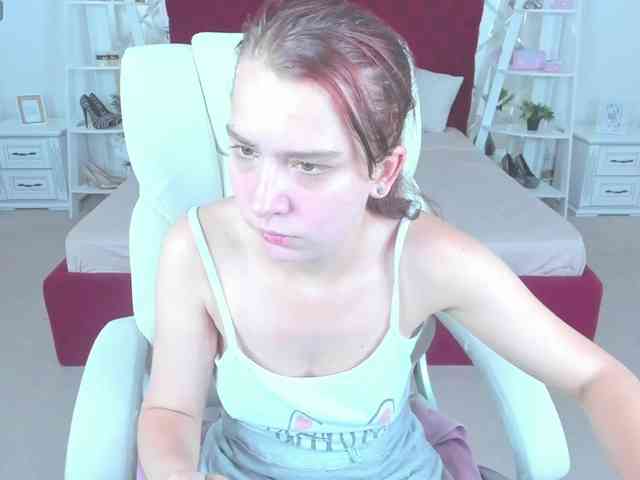 Livia-Shy webcam