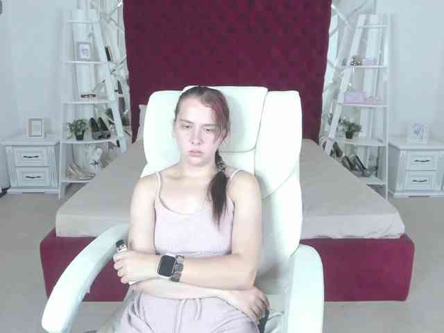 Livia-Shy webcam