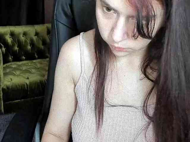 Livia-Shy webcam
