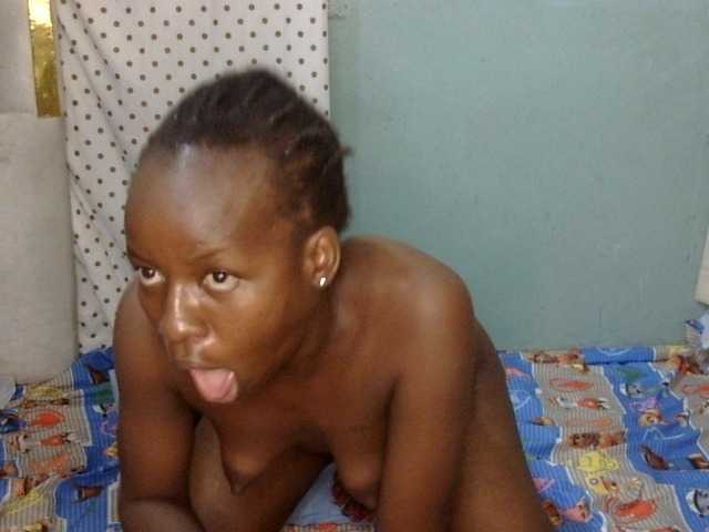 Queenstar1 live webcam show