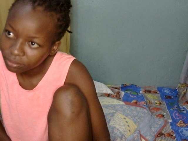 Queenstar1 live cam on BongaCams