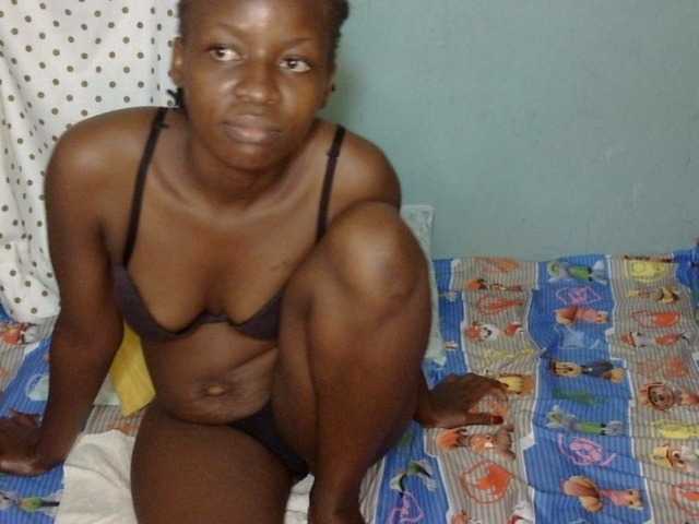 Queenstar1 live cam on BongaCams