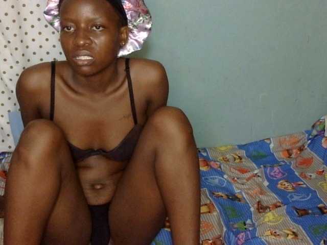 Queenstar1 live cam on BongaCams