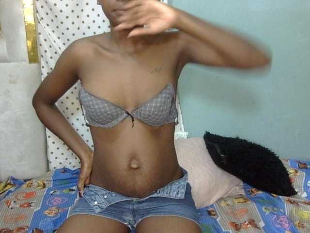 Queenstar1 live cam on BongaCams