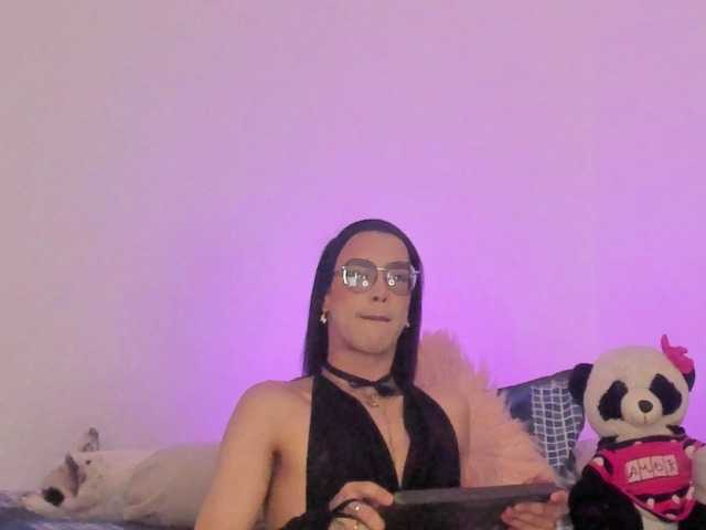 Melissahot22 live webcam show