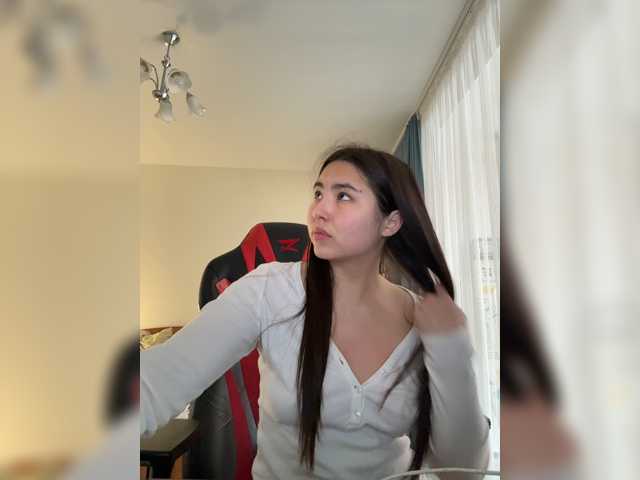 le modèle Myyrrr est en webcam porno dans un show sur le site bongacams, il possède les tags suivants: Asian,Brunette,Shaved