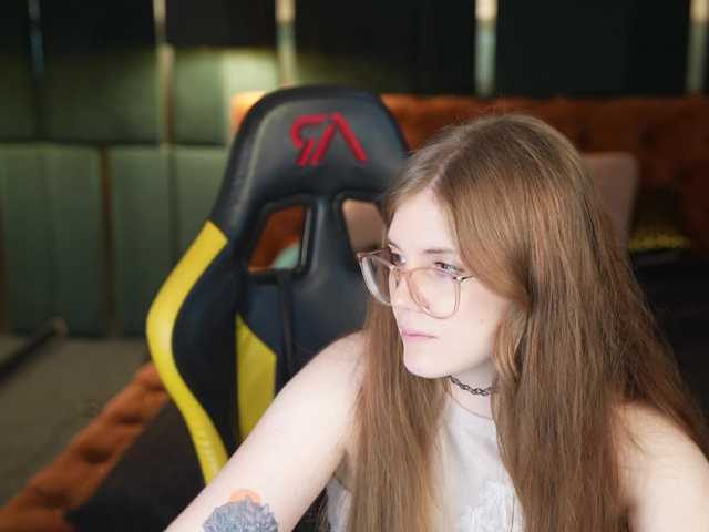 Runa054 live cam on BongaCams