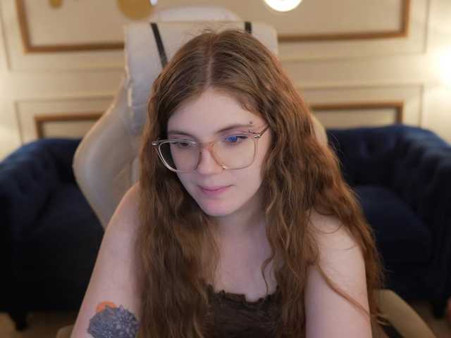 Runa054 live webcam show