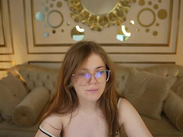 Runa054 live cam on BongaCams