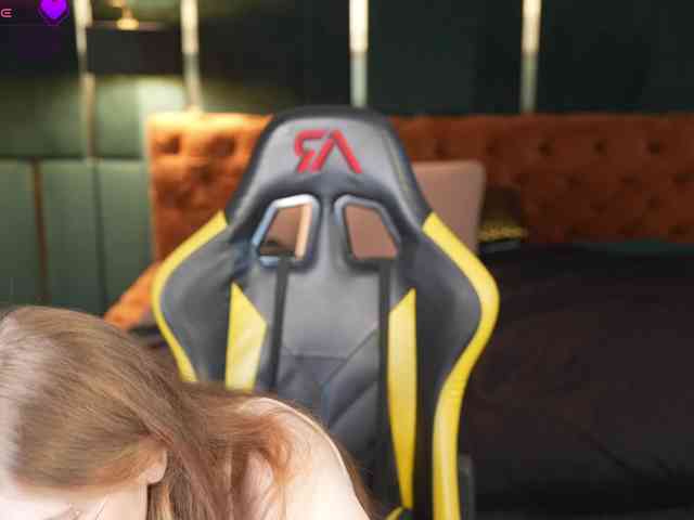 Runa054 webcam