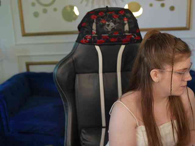 Runa054 webcam