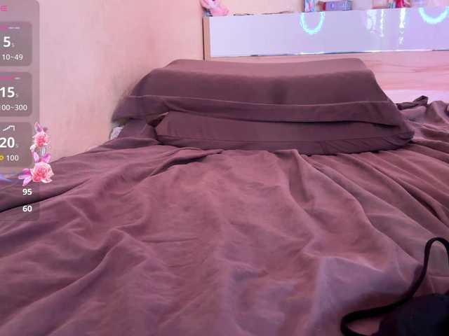 HereLora live cam on BongaCams