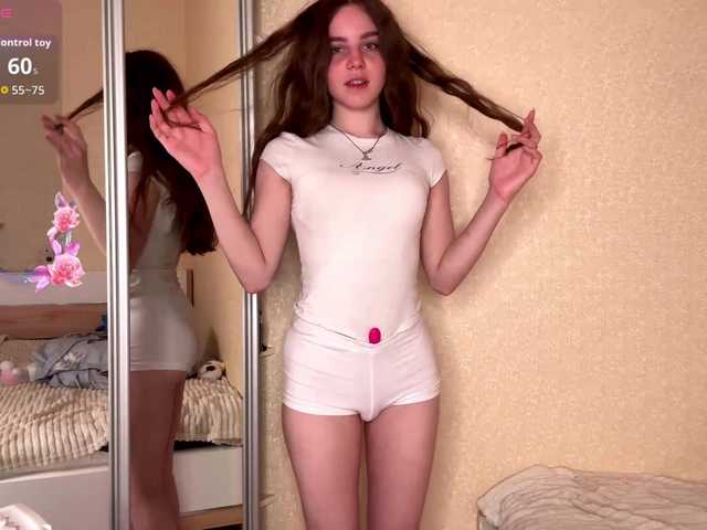 HereLora live cam on BongaCams